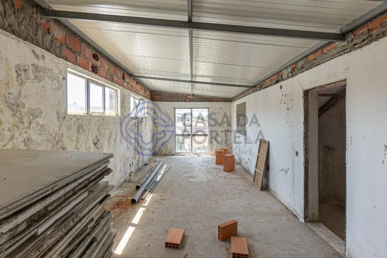 Armazém para Venda em Oliveira do Douro Foto 24