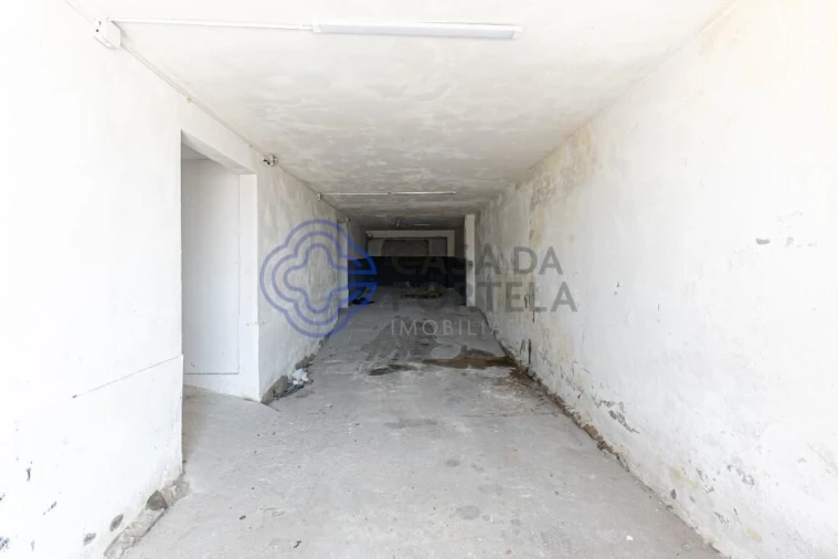 Armazém para Venda em Oliveira do Douro Foto 41