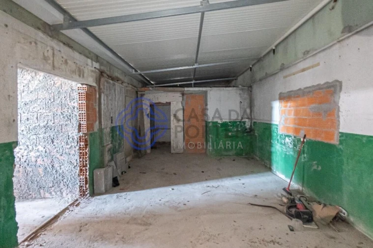 Armazém para Venda em Oliveira do Douro Foto 43