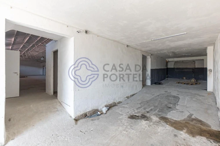 Armazém para Venda em Oliveira do Douro Foto 13