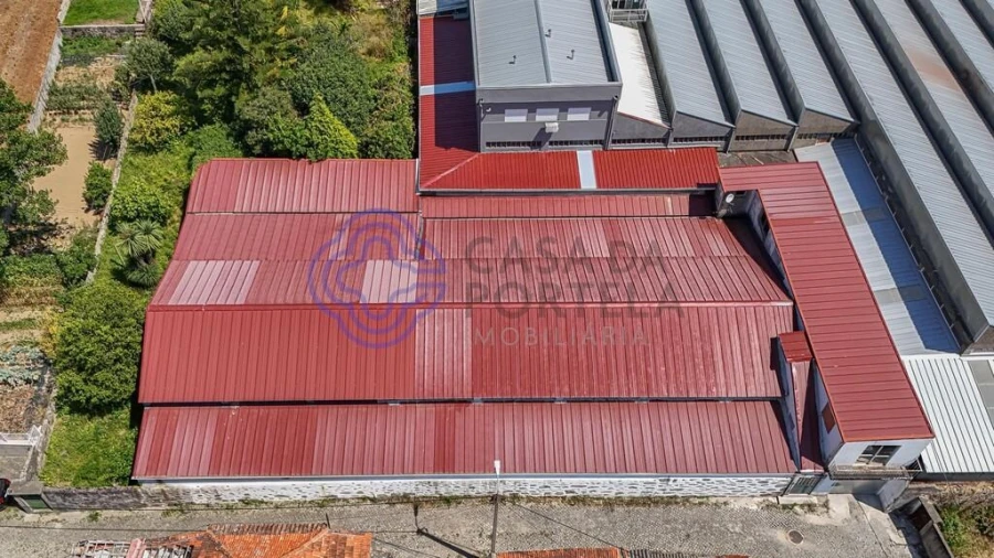 Armazém para Venda em Oliveira do Douro Foto 2