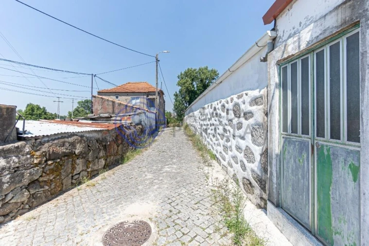 Armazém para Venda em Oliveira do Douro Foto 3