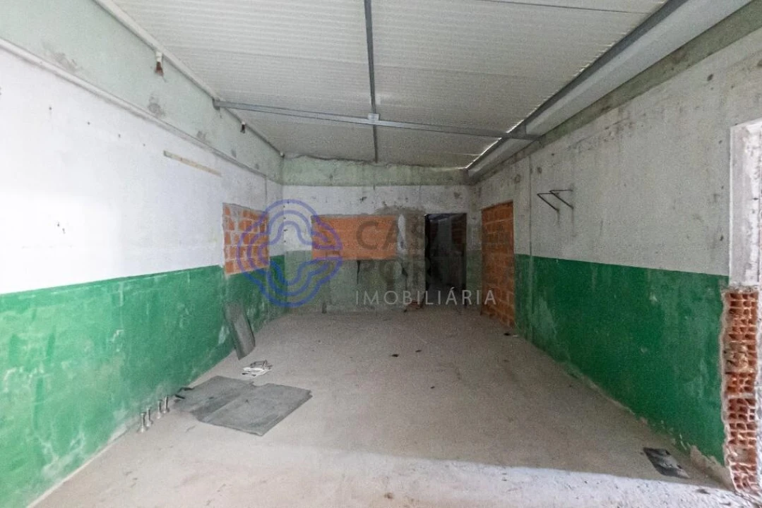 Armazém para Venda em Oliveira do Douro Foto 20