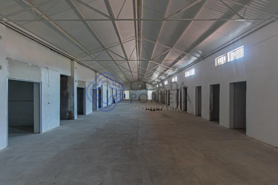 Armazém para Venda em Oliveira do Douro Foto 17