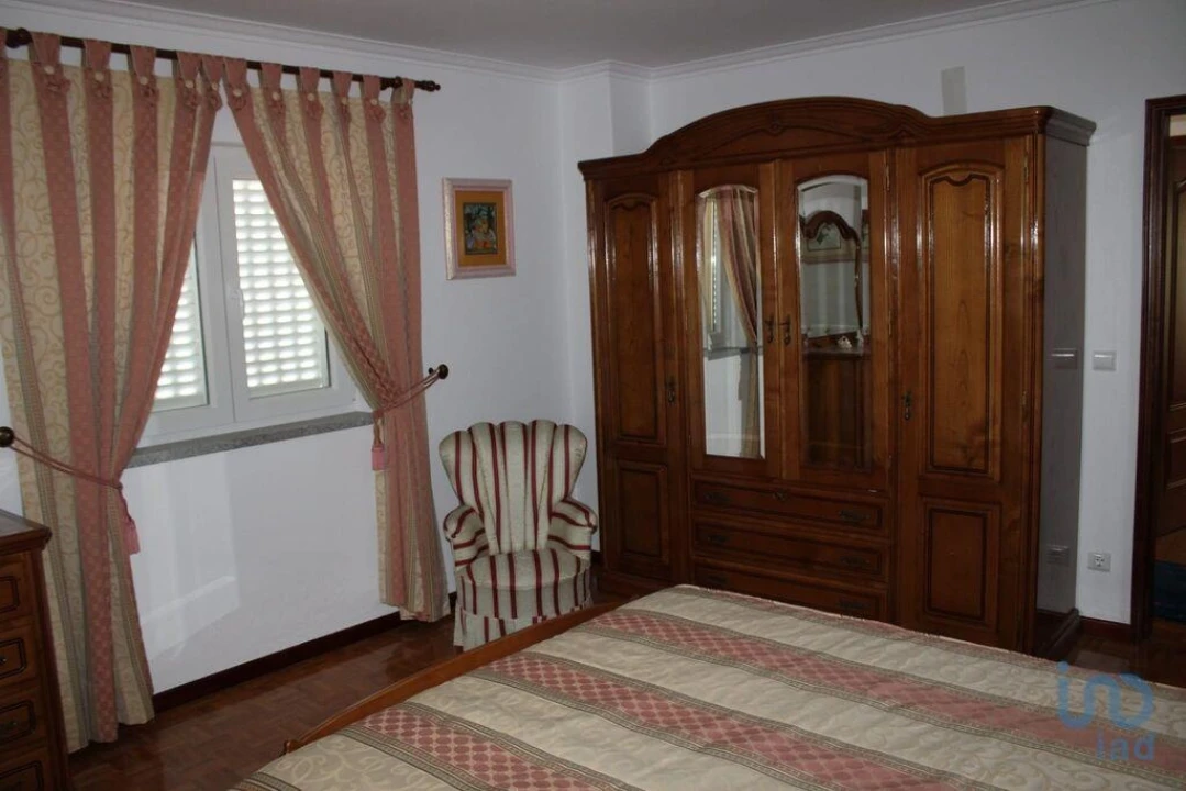 Moradia T4 para Venda em Nogueira do Cravo Foto 14