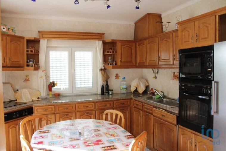 Moradia T4 para Venda em Nogueira do Cravo Foto 5