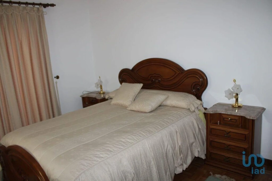 Moradia T4 para Venda em Nogueira do Cravo Foto 8