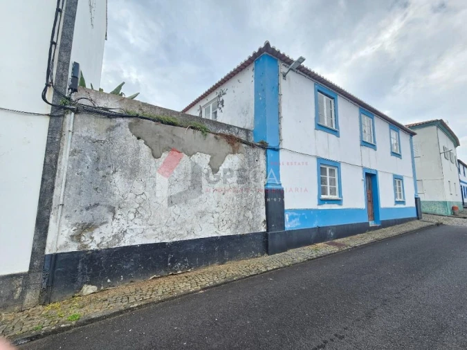 Moradia T4 para Venda em Praia da Vitoria (Santa Cruz) Foto 3