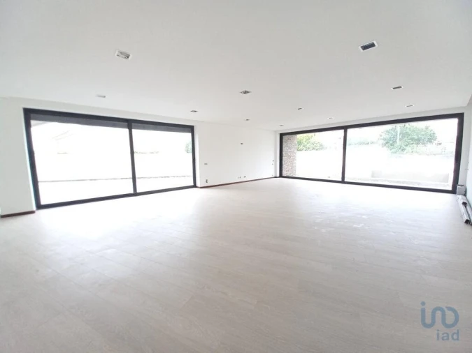 Moradia T4 para Venda em Abade de Neiva Foto 13