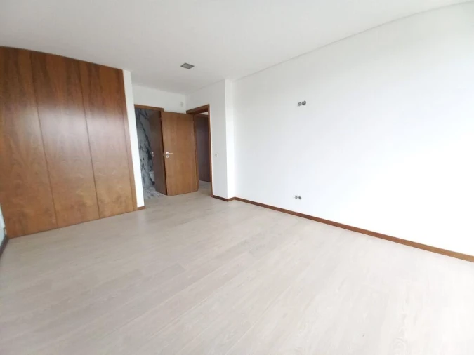 Moradia T4 para Venda em Abade de Neiva Foto 26