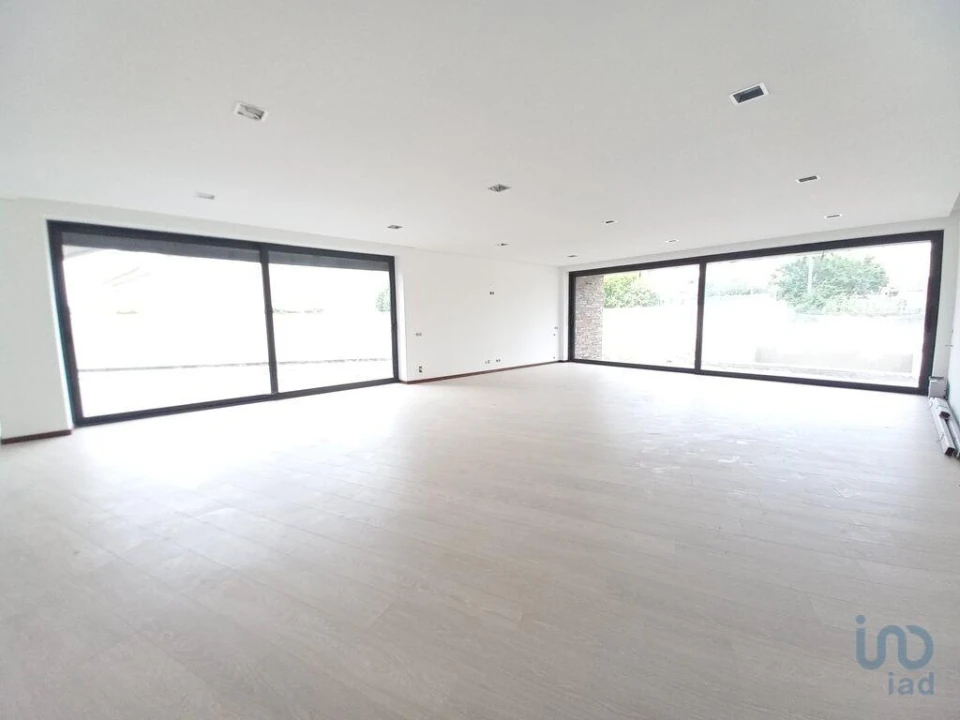 Moradia T4 para Venda em Abade de Neiva Foto 13