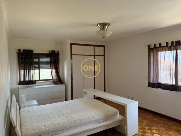 Moradia T4 para Venda em Carcavelos e Parede