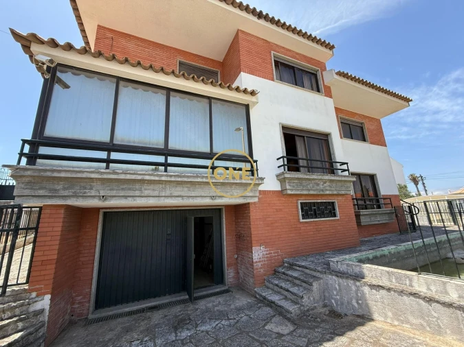 Moradia T4 para Venda em Carcavelos e Parede Foto 3
