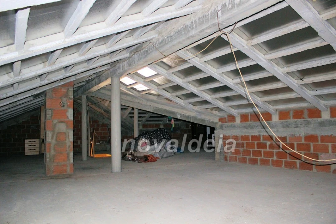 Moradia T3 para Venda em Colares Foto 13