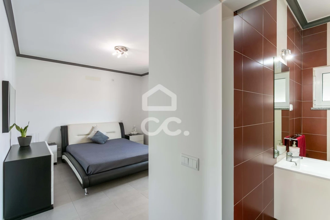 Moradia T4 para Venda em Mourão Foto 17