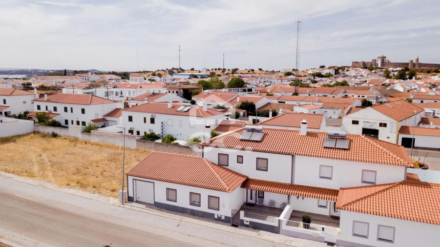 Moradia T4 para Venda em Mourão Foto 31