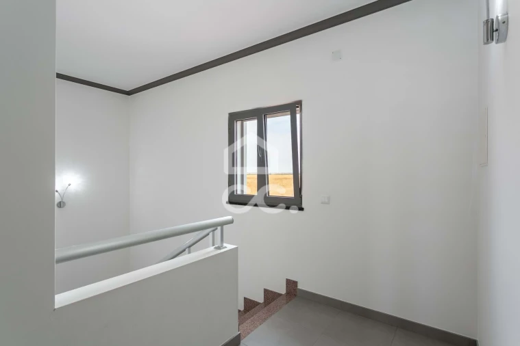 Moradia T4 para Venda em Mourão Foto 22