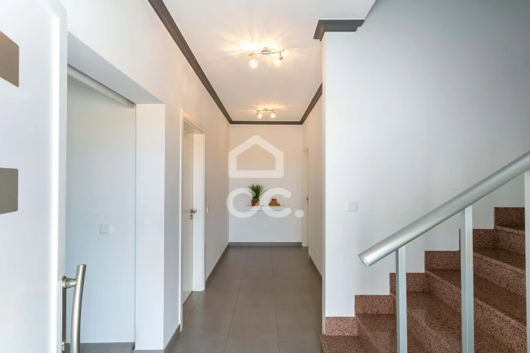 Moradia T4 para Venda em Mourão Foto 3