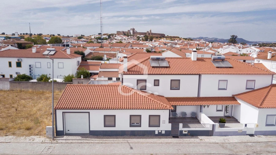 Moradia T4 para Venda em Mourão