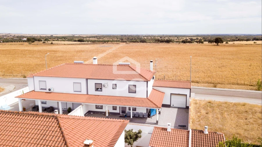 Moradia T4 para Venda em Mourão Foto 30