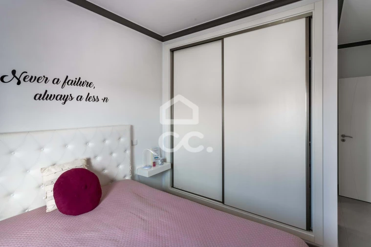 Moradia T4 para Venda em Mourão Foto 16