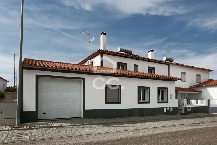 Moradia T4 para Venda em Mourão Foto 25