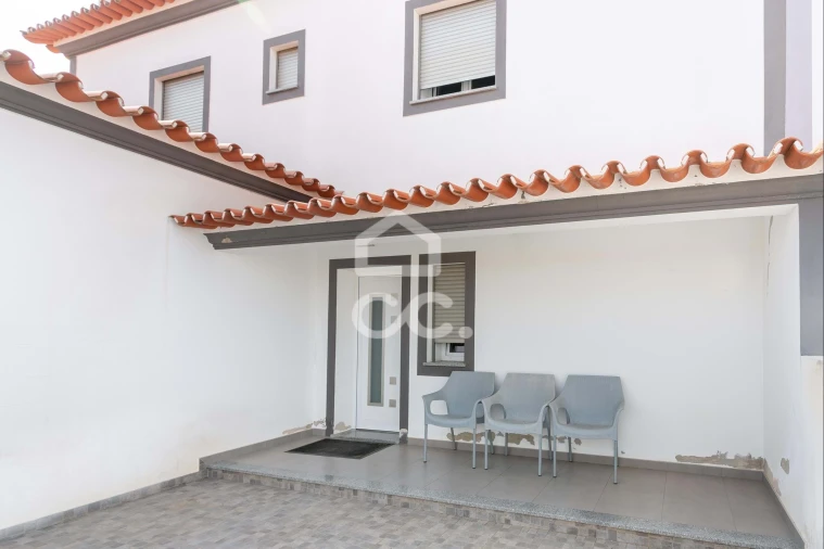 Moradia T4 para Venda em Mourão Foto 2