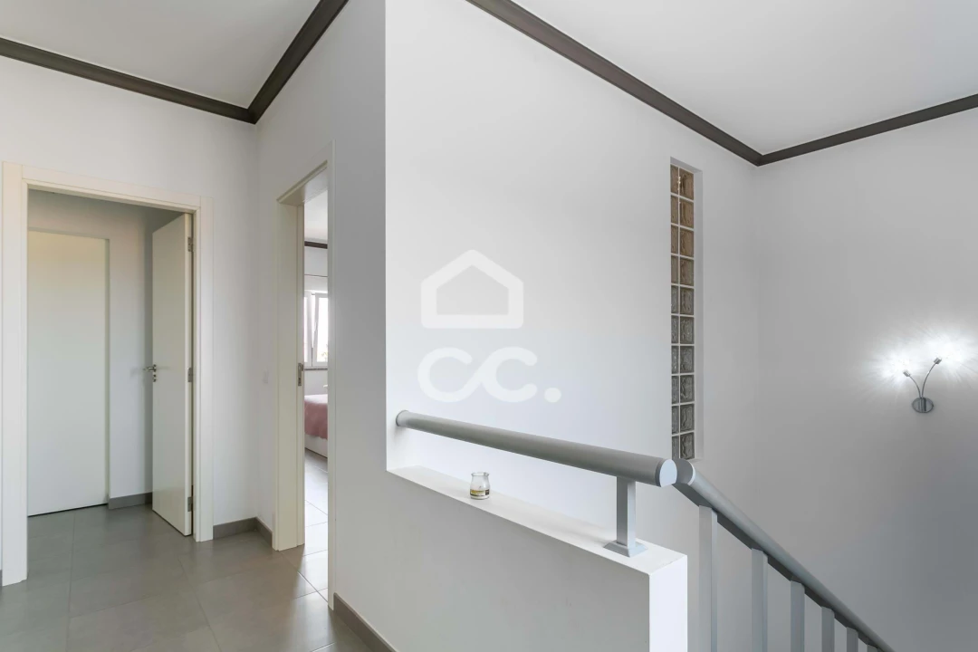 Moradia T4 para Venda em Mourão Foto 13