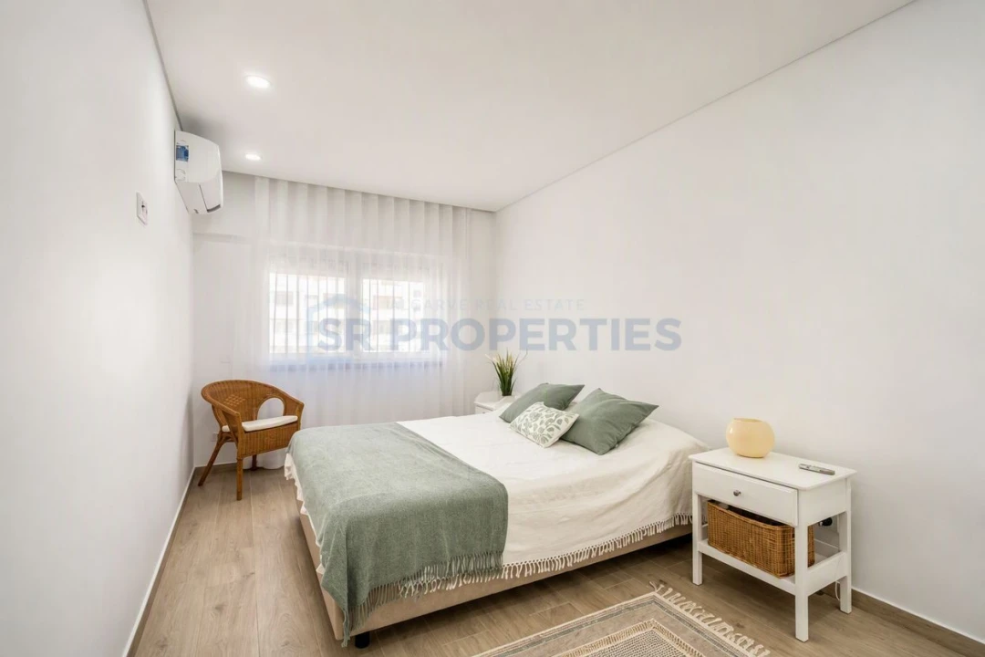 Apartamento T2 para Venda em Quarteira Foto 17