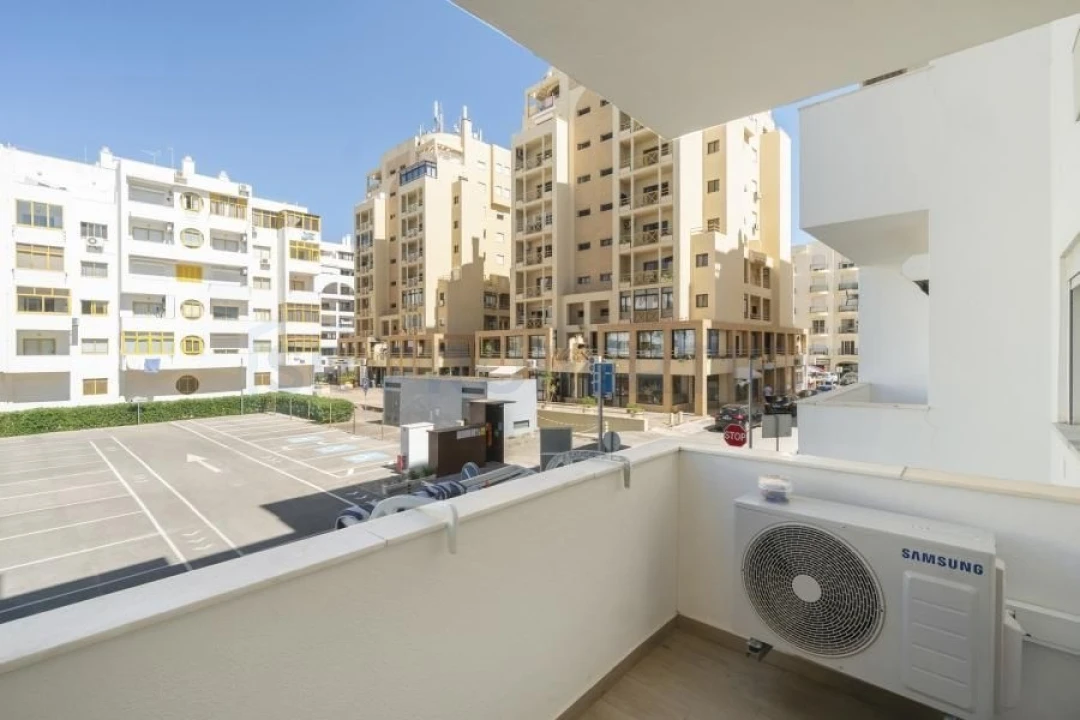 Apartamento T2 para Venda em Quarteira Foto 2