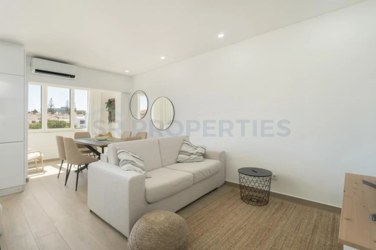 Apartamento T2 para Venda em Quarteira Foto 3