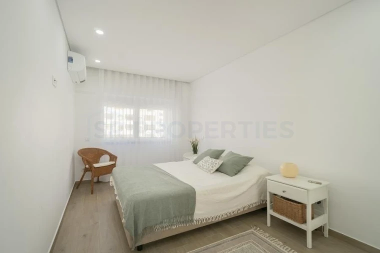 Apartamento T2 para Venda em Quarteira Foto 12