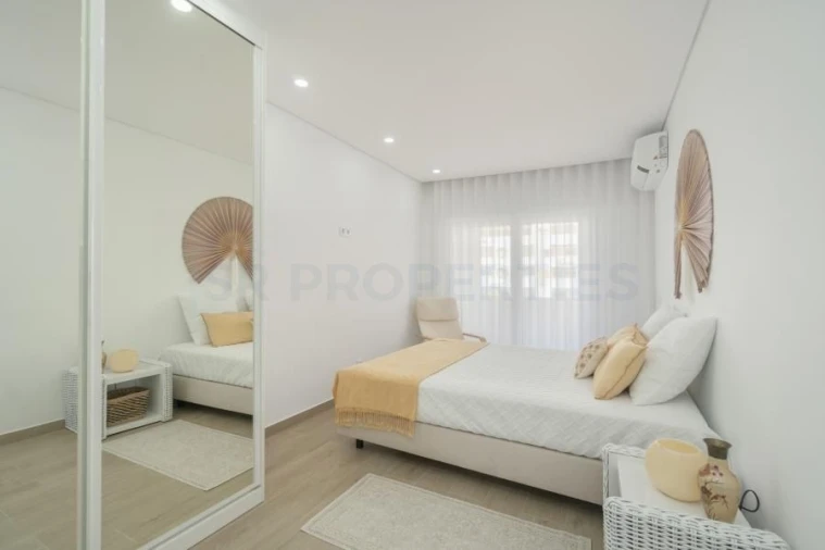 Apartamento T2 para Venda em Quarteira Foto 5