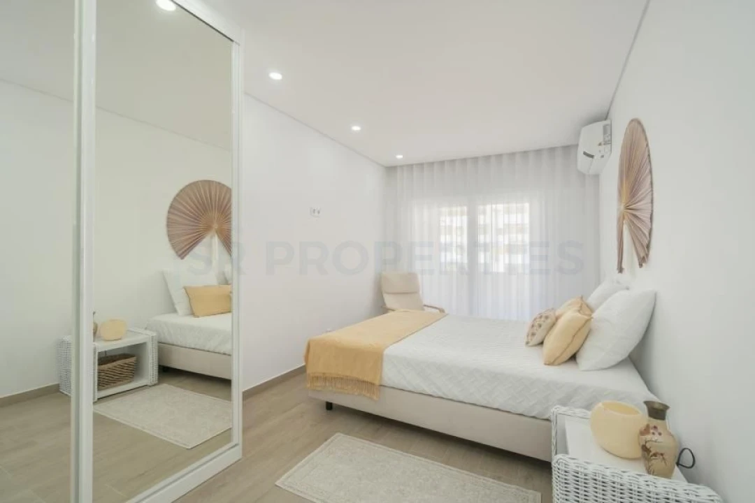 Apartamento T2 para Venda em Quarteira Foto 5