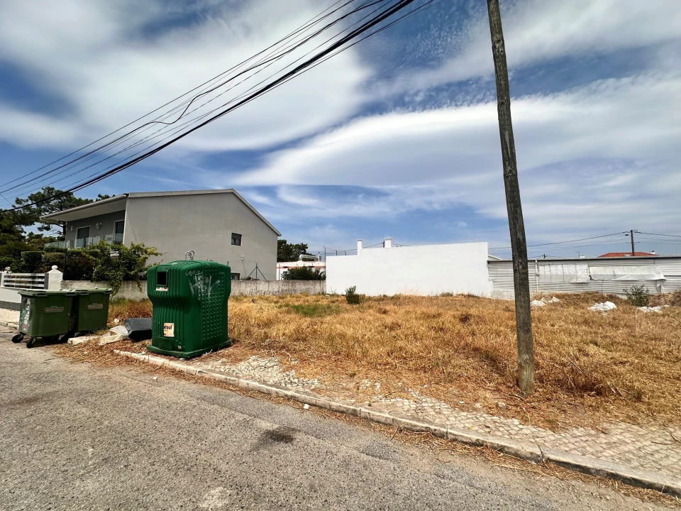 Moradia T3 para Venda em Charneca de Caparica e Sobreda Foto 3