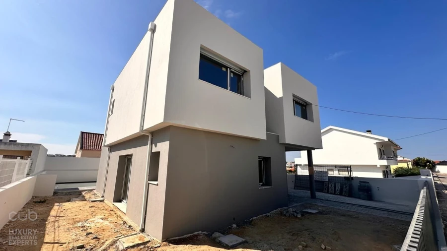 Moradia T3 para Venda em Charneca de Caparica e Sobreda Foto 16