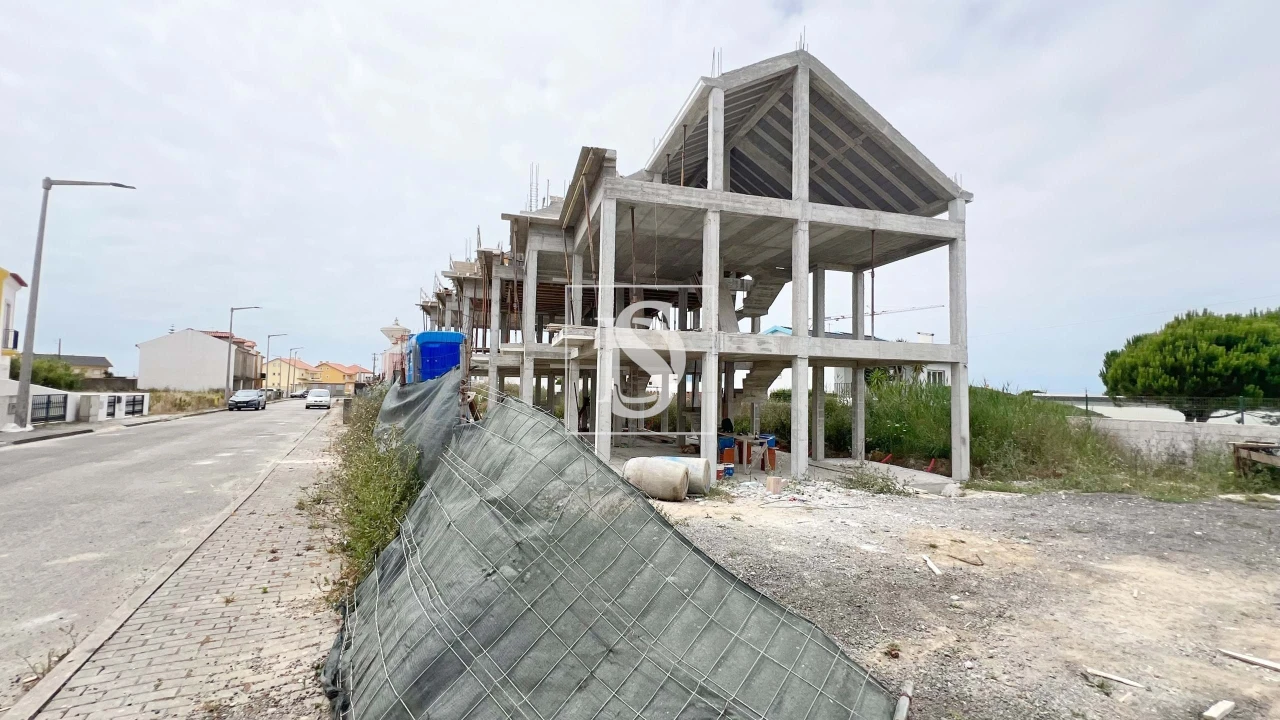 Moradia T3 para Venda em Atouguia da Baleia Foto 22