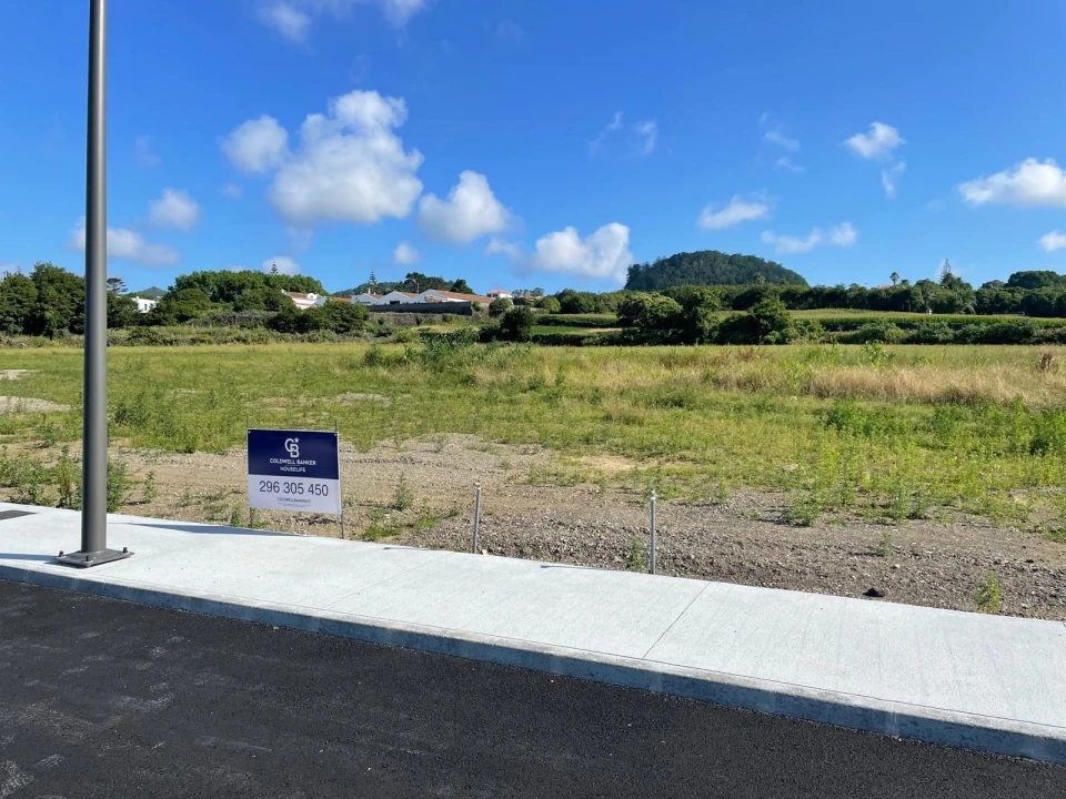 Terreno para Venda em Cabouco Foto 2