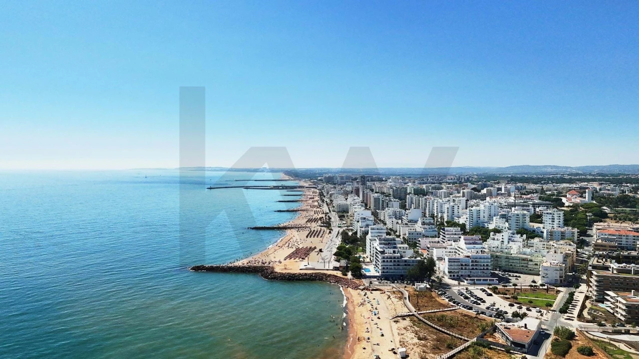 Apartamento T2 para Venda em Quarteira Foto 52