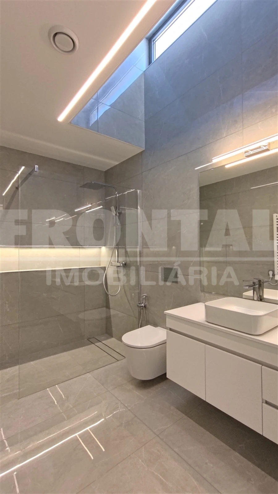 Moradia T3 para Venda em Sopo Foto 45