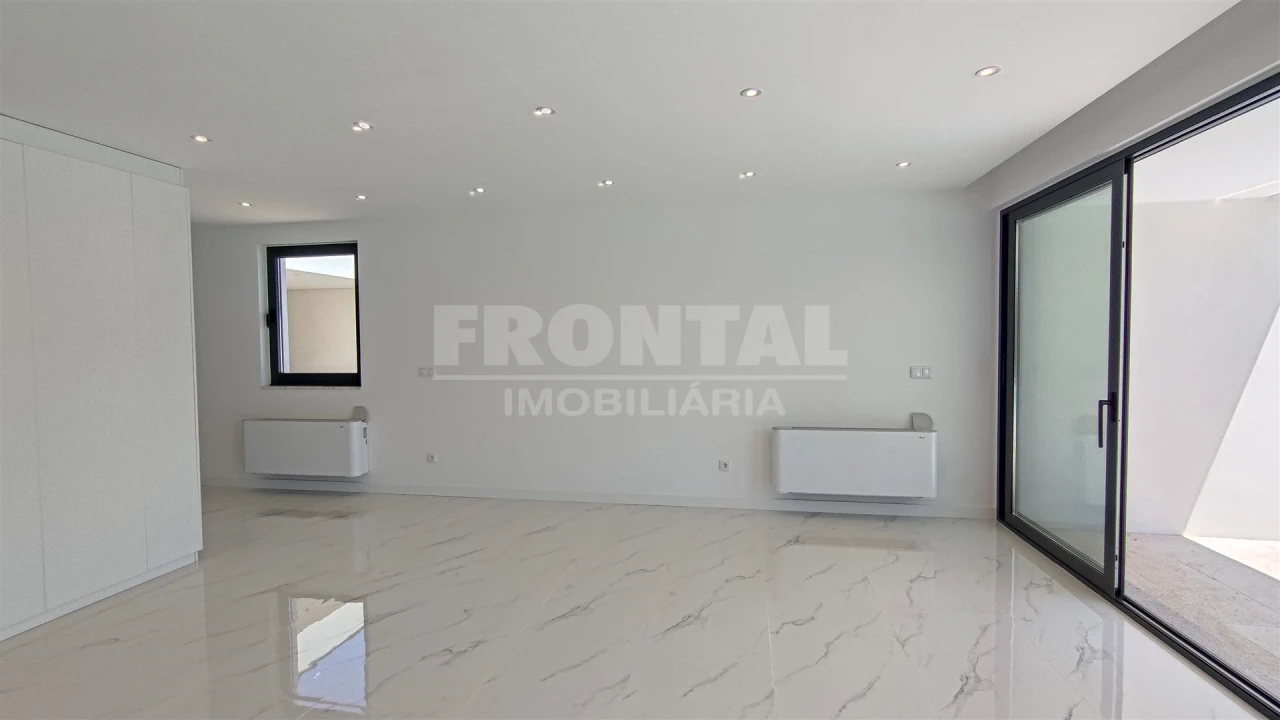 Moradia T3 para Venda em Sopo Foto 24