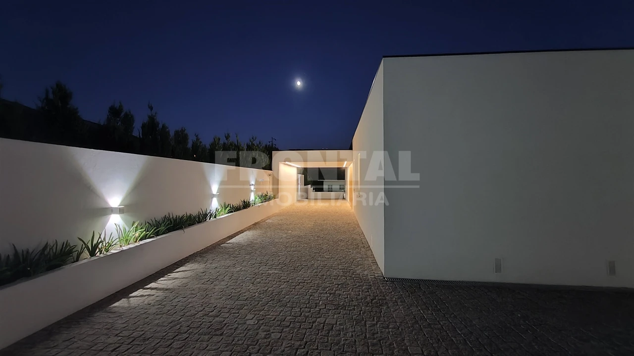 Moradia T3 para Venda em Sopo Foto 8