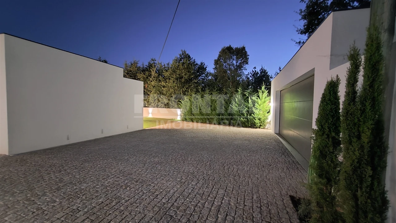 Moradia T3 para Venda em Sopo Foto 10