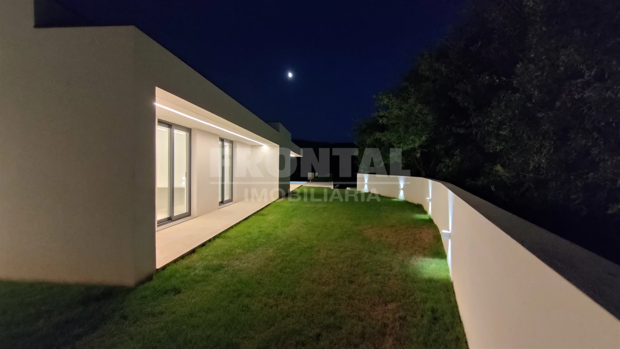 Moradia T3 para Venda em Sopo Foto 6