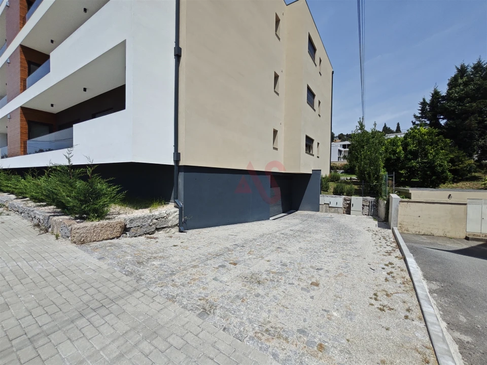 Garagem para Venda em Caldas de Vizela (São Miguel e São João) Foto 8