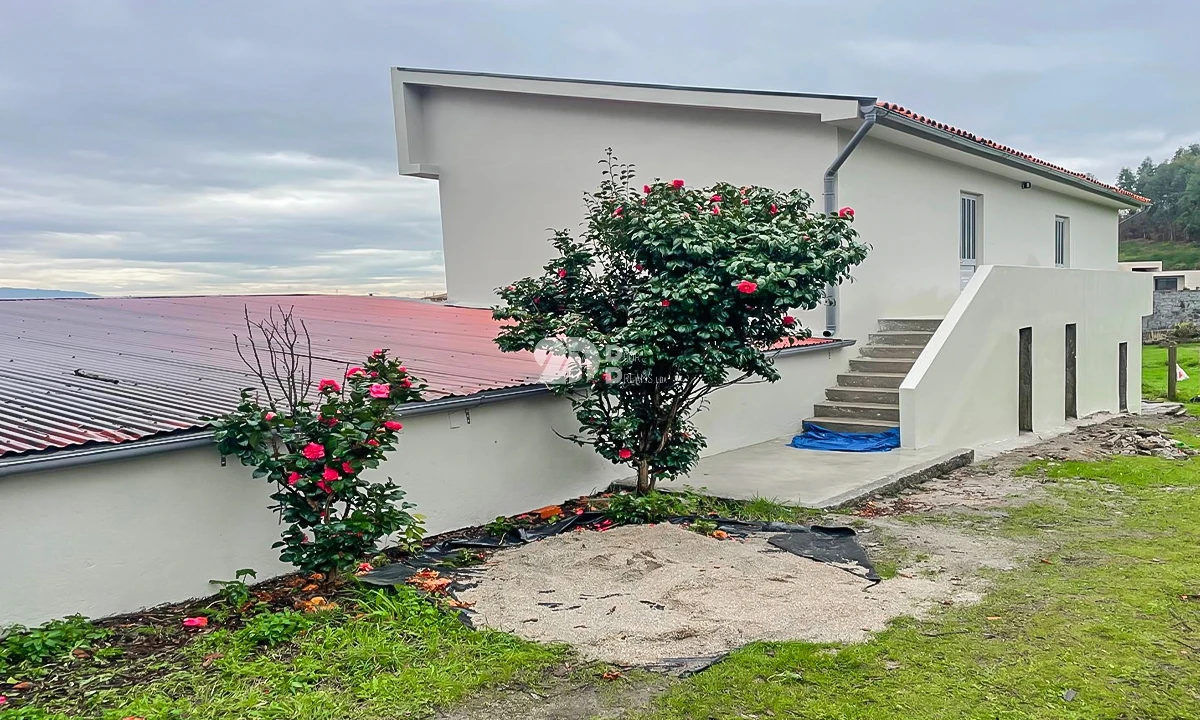 Moradia T2 para Venda em Joane Foto 1