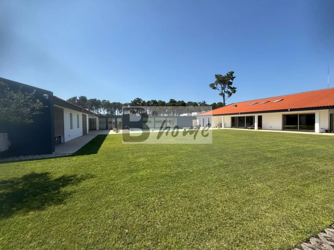 Moradia T5 para Venda em Charneca de Caparica e Sobreda Foto 16