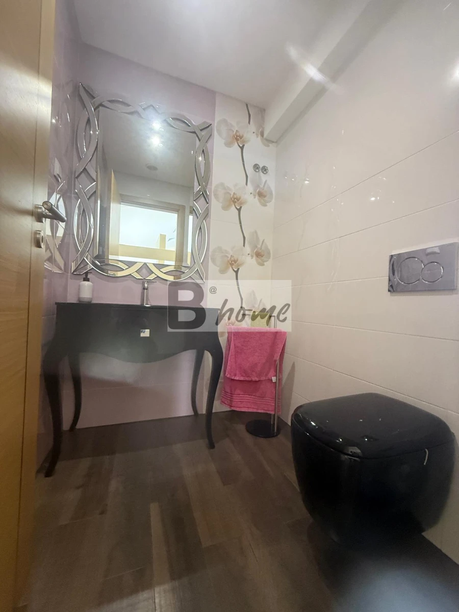 Moradia T5 para Venda em Charneca de Caparica e Sobreda Foto 11