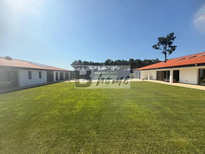 Moradia T5 para Venda em Charneca de Caparica e Sobreda