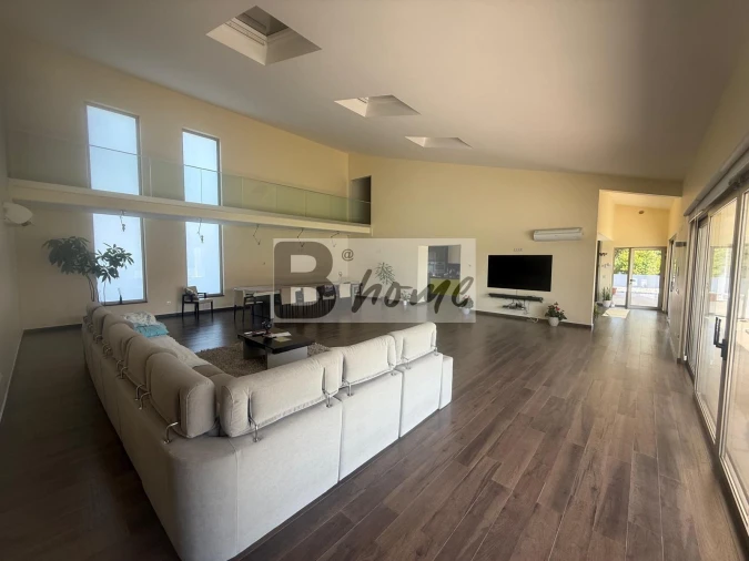 Moradia T5 para Venda em Charneca de Caparica e Sobreda Foto 6